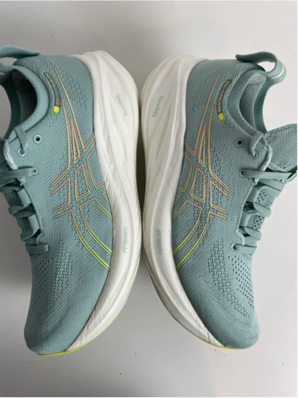 Asics Gel-Nimbus 26 Womens Size 10.5 Light Celadon Running Shoes Sneakers